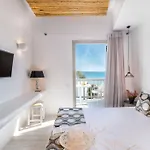 Thomais * Naxos City