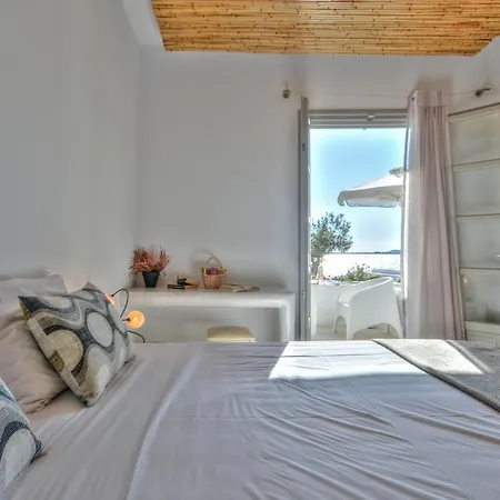 Thomais * Naxos City